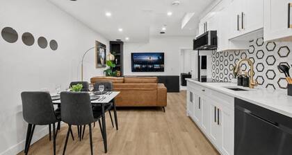 Luxury Suite on Shaganappi | Sleeps 4 | Private