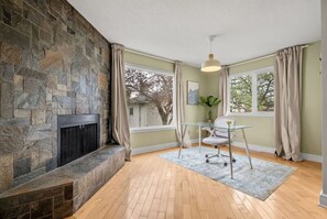 Interior - Kingsland Getaway | Minutes to Chinook Mall | 3 BR (Calgary)