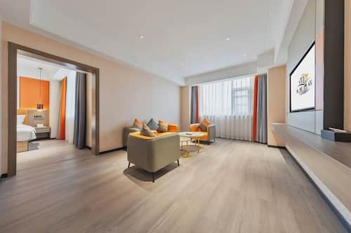 Suite, City View | Interior
