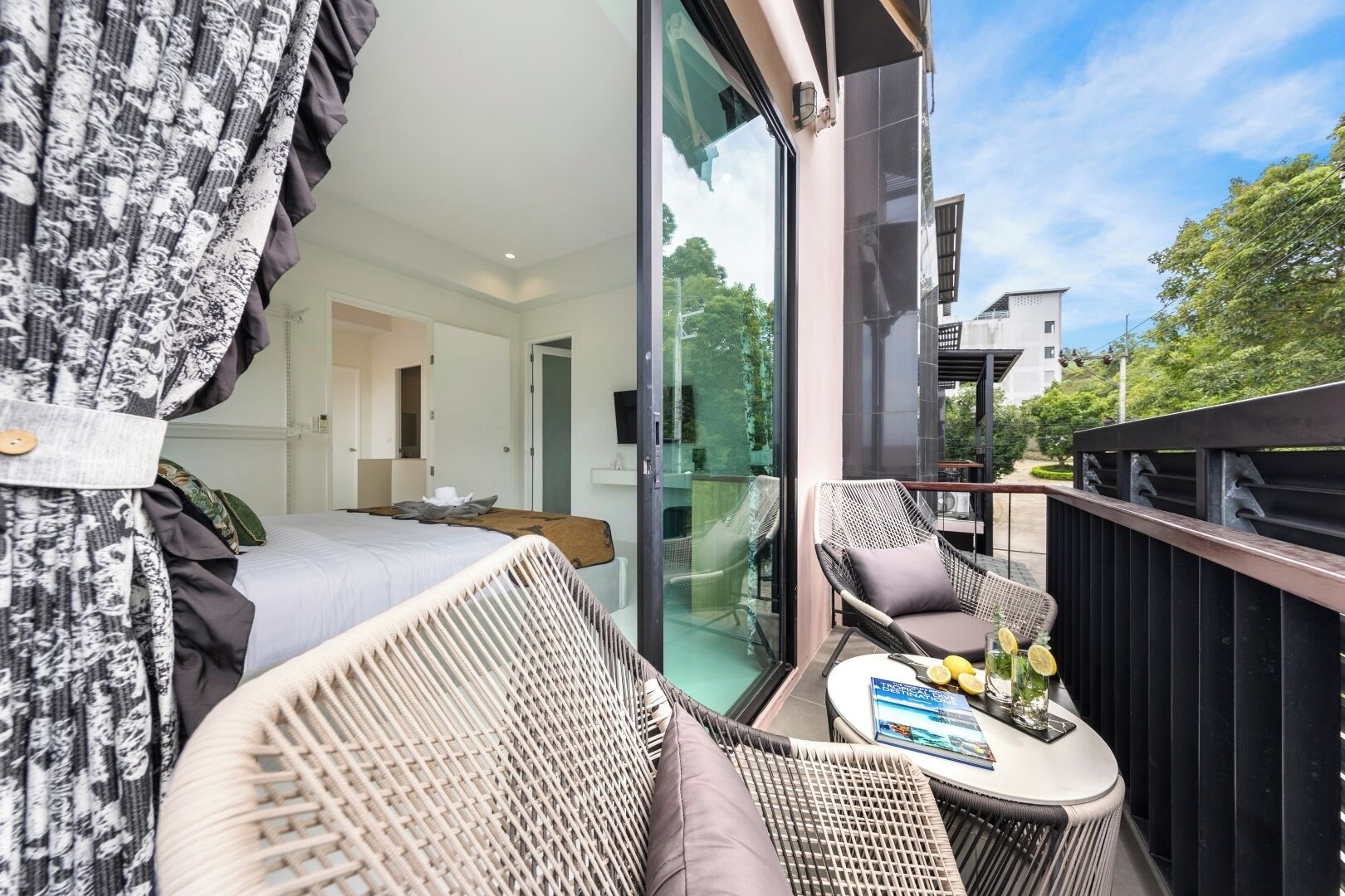 House, Balcony, Park View | In-room safe, iron/ironing board, free WiFi