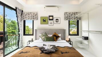 House, Balcony, Park View | In-room safe, iron/ironing board, free WiFi