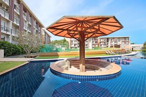 Poolside bar