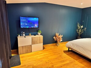 Room - Vrbo Property (Le Pallet)