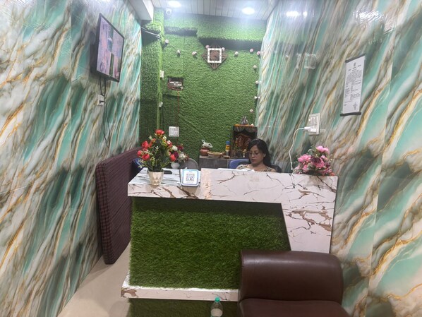 Lobby - Hotel Youvraj Inn (Ghaziabad)