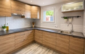 Private kitchen - Casa Ohana, ideal for families and relaxation (L'Escala)