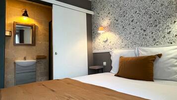 Superior Double Room, City View | Iron/ironing board, free WiFi