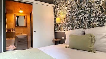 Chambre Double Classique, vue ville | Fer et planche à repasser, Wi-Fi gratuit
