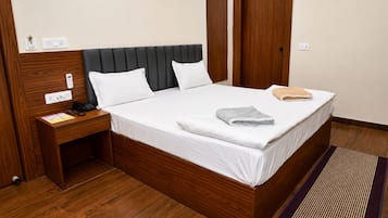 Deluxe Double Room | Iron/ironing board