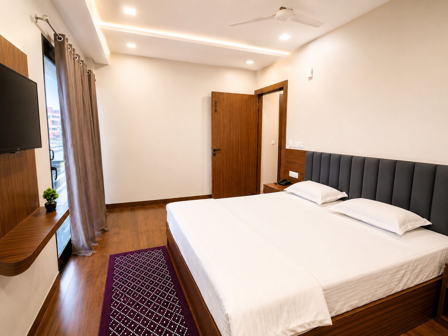 Deluxe-Zimmer, Balkon | Bügeleisen/Bügelbrett