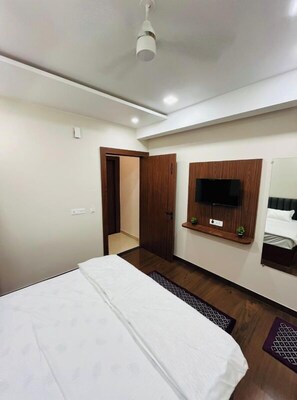 Deluxe Double Room | Iron/ironing board - Ram Sadan Ayodhya (Ayodhya)