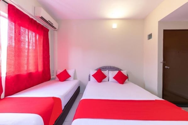 Desk, laptop workspace, free WiFi - My Seven Days InnScientex Pasir Gudang (Pasir Gudang)