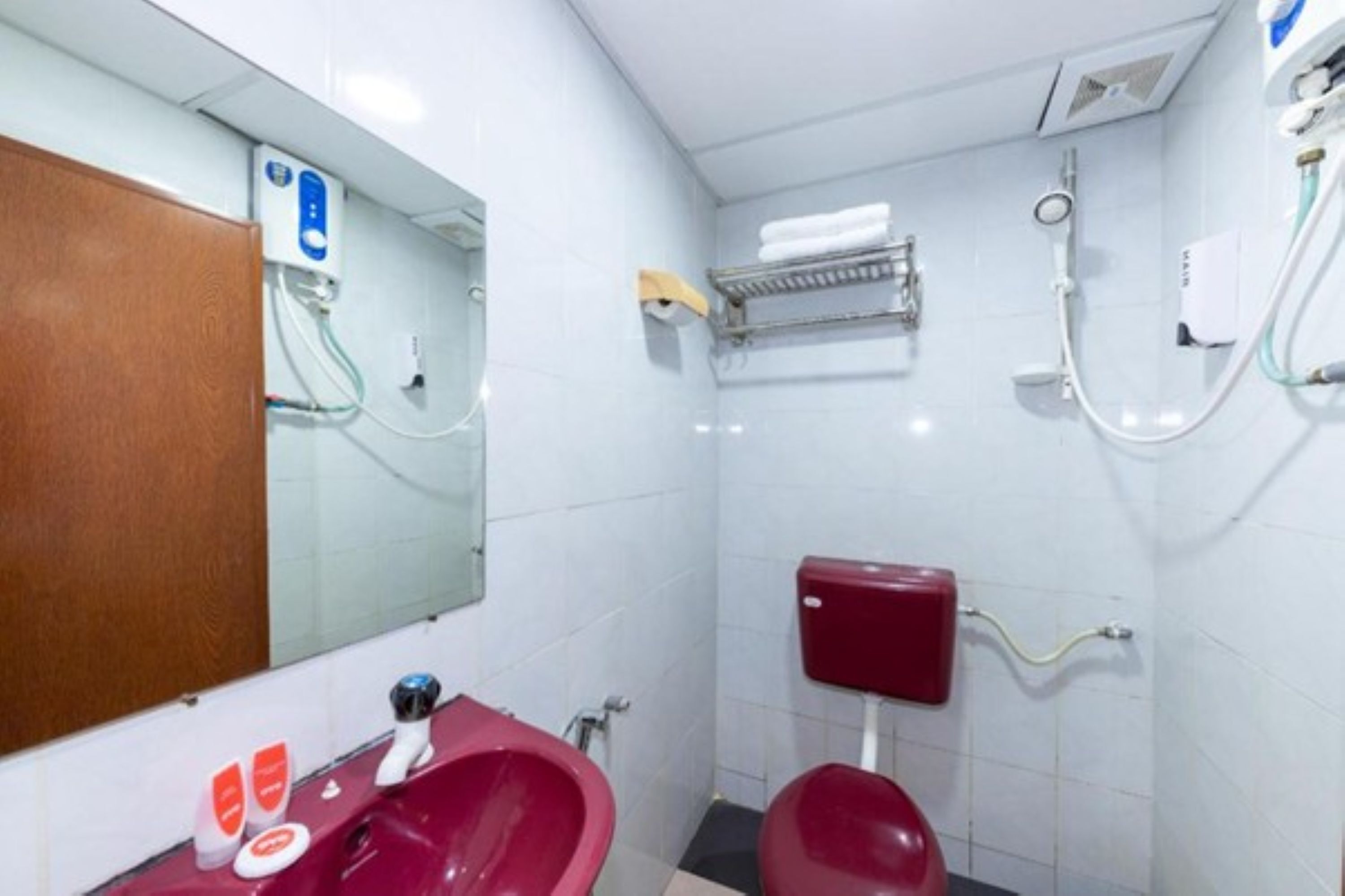 Shower, towels
