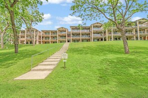 Exterior - Cliffside Paradise Waterfront (New Braunfels)