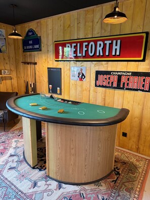 Interior - Large country house for 15 people games room- ping pong- pétanque (SAINT-FROMOND)