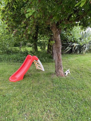 Children's area - Large country house for 15 people games room- ping pong- pétanque (SAINT-FROMOND)