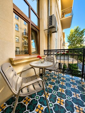 Outdoor dining - Amara Boutique Hotel  (Bakı)
