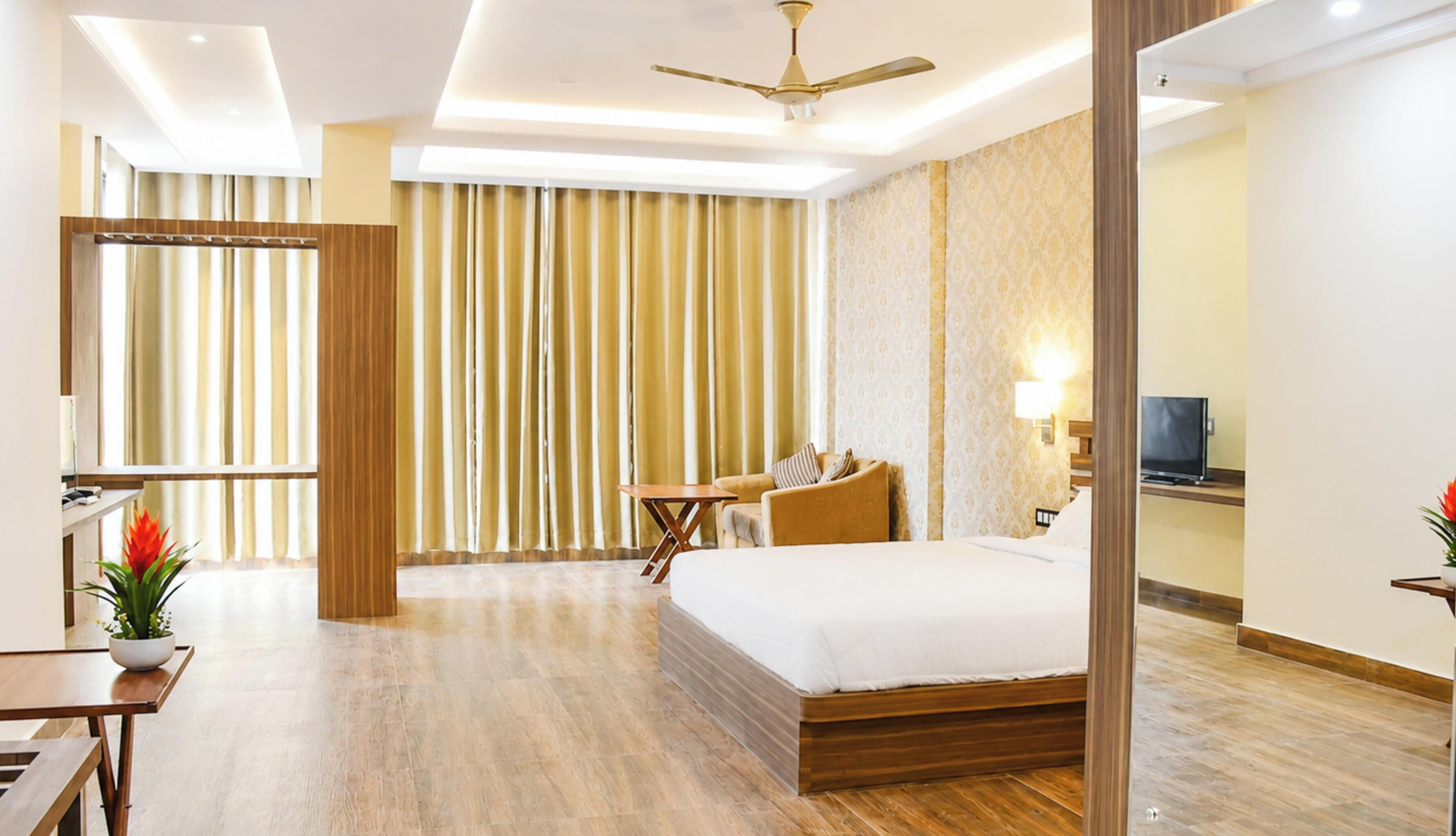 Royal Double Room, Air conditioning | View from room