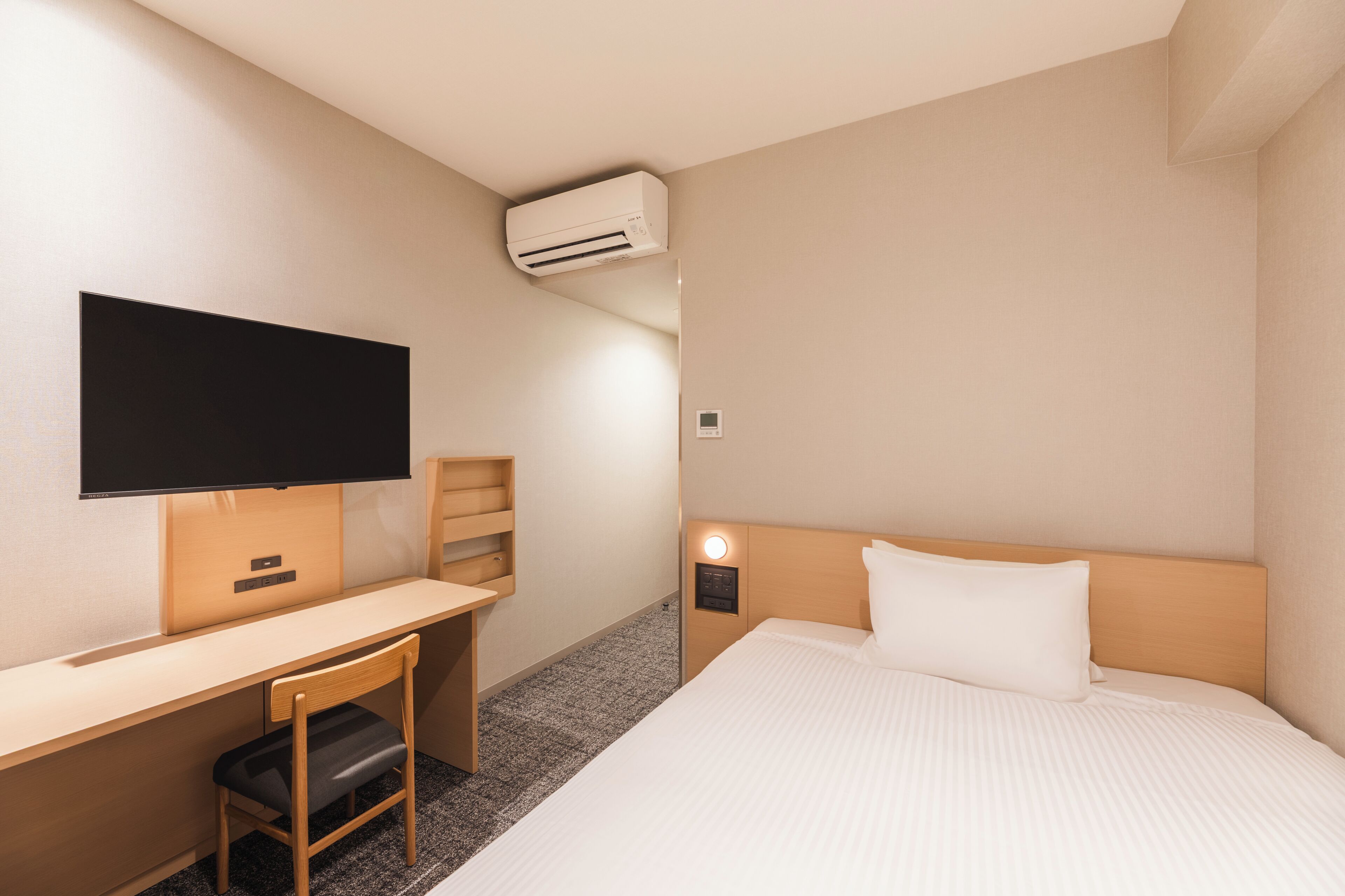 Standard Double Room, Non Smoking | Desk, free WiFi