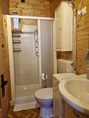 Bathroom - Vrbo Property (Lombardia)