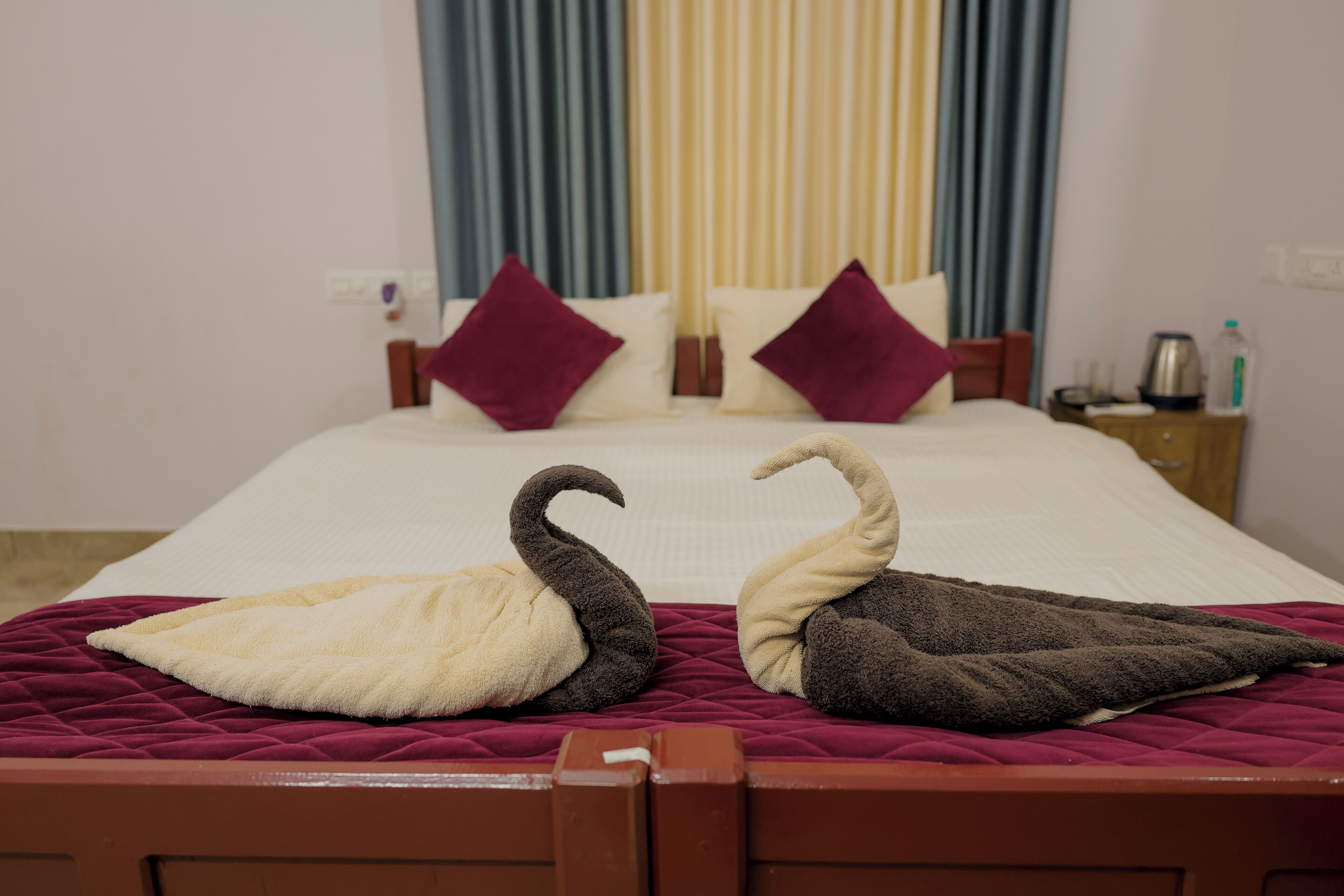 Deluxe Room | Desk, laptop workspace, iron/ironing board, free WiFi