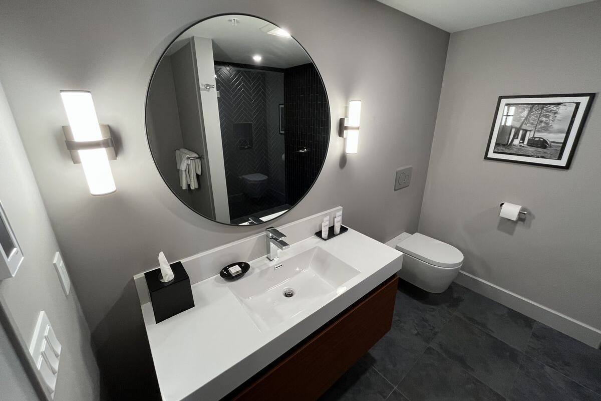 Luxury Suite, Marina View | Bathroom