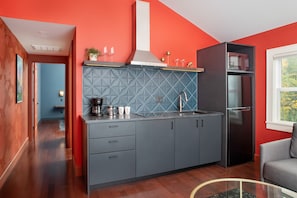 Suite de lujo, vista a la alberca | Interior