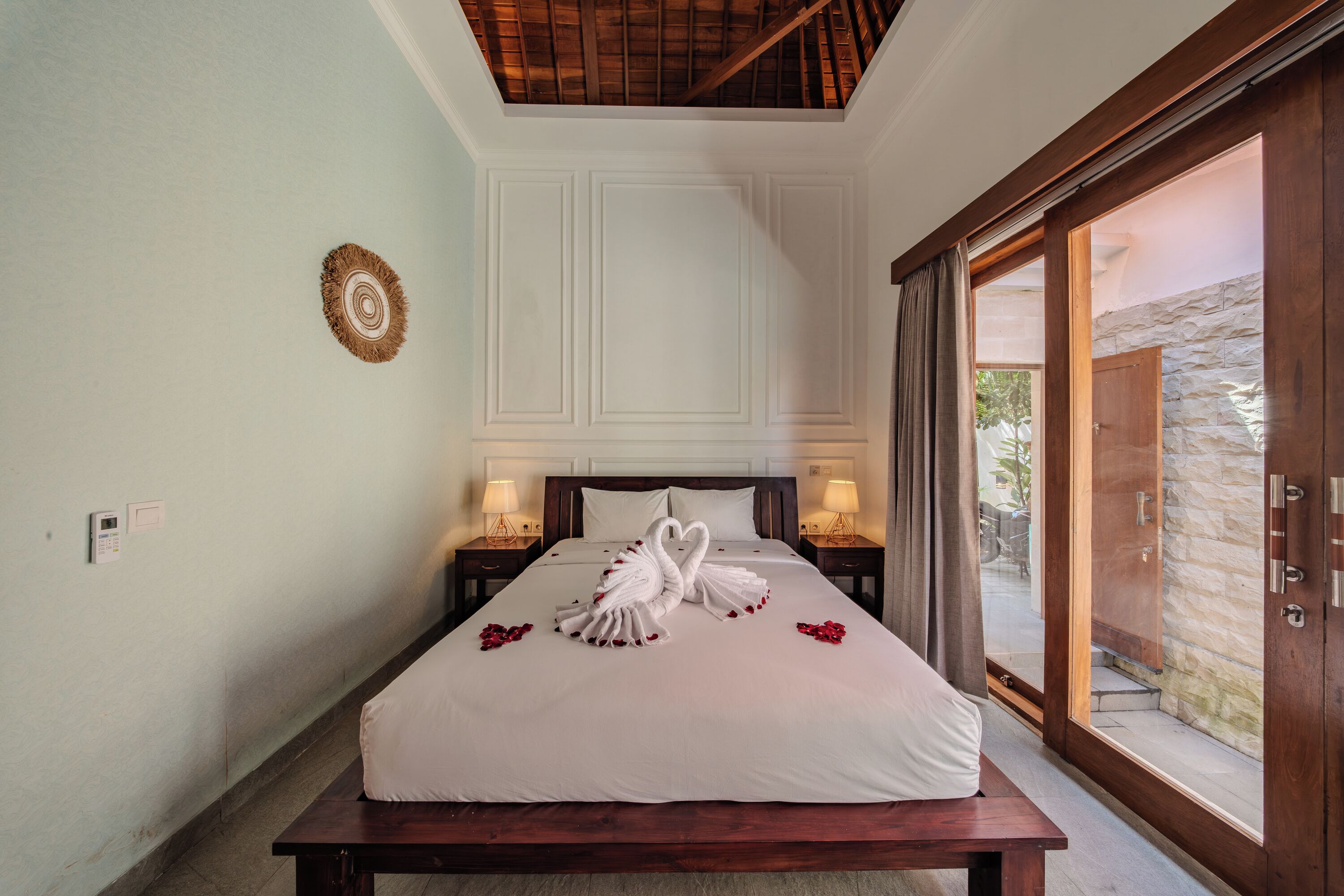 Family Villa, Pool View | Iron/ironing board, free WiFi