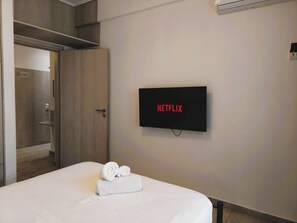 Iron/ironing board, free WiFi, bed sheets - Eugenia Acropolis Central Flat (Athina)