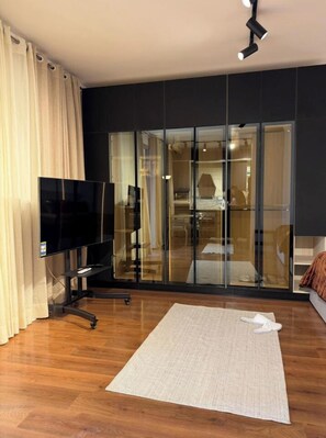Room - ALSAWAH Luxury suite w/Large Terrace & Electric pergola-palm parks comp. zayed (Giza Governorate)
