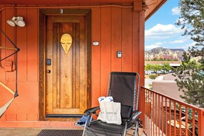 Exterior - Sedona Stay • Balcony • Near Trails + Dining + Red Rock Views | Canyon Drift (Sedona)