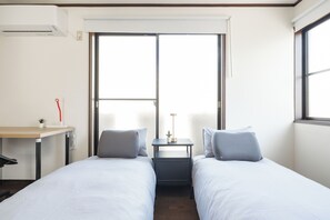 Room - Vrbo Property (品川区北品川)