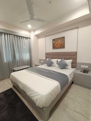 Deluxe Room | Rollaway beds, free WiFi, bed sheets - Hotel Royal Sky (Gandhinagar)