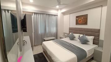 Deluxe Room | Rollaway beds, free WiFi, bed sheets