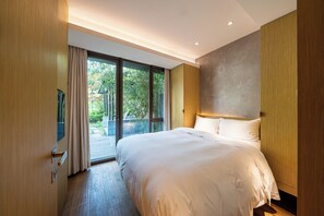 Standard Duplex, Garden View