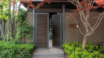 Family Villa, Mountain View | Exterior detail