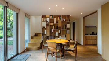 Superior Loft | Dining