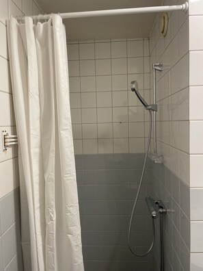 Classic Studio | Bathroom | Towels, soap, toilet paper - Top Tower (Västmanlands län)