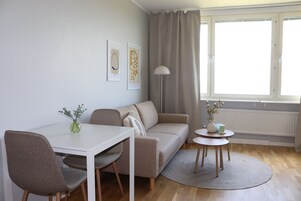Deluxe Studio | Free WiFi, bed sheets