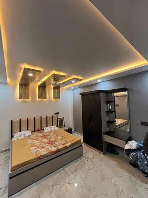 Deluxe Room | Rollaway beds, free WiFi, bed sheets - Hotal Ram Raja Inn (Gonda)