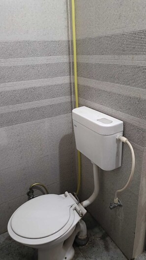 Suite | Bathroom - Hotal Ram Raja Inn (Gonda)
