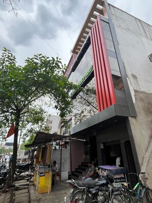 Exterior - Hotal Ram Raja Inn (Gonda)