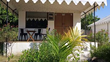 Quarto casal luxo, varanda, vista para o lago | Fachada