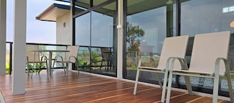 Charming Bungalow Retreat in Khueang Nai, Thailand