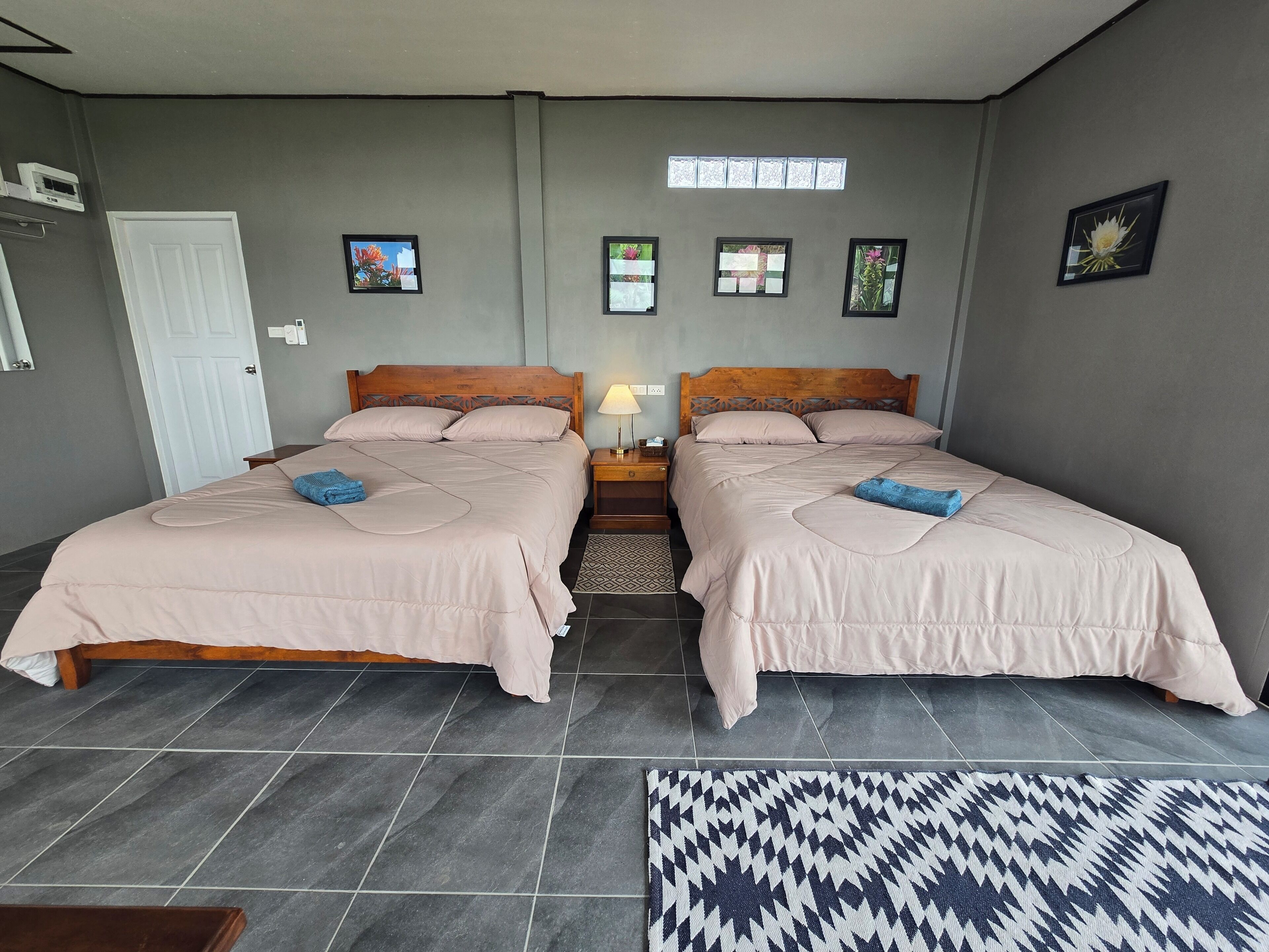 Internet, bed sheets, wheelchair access