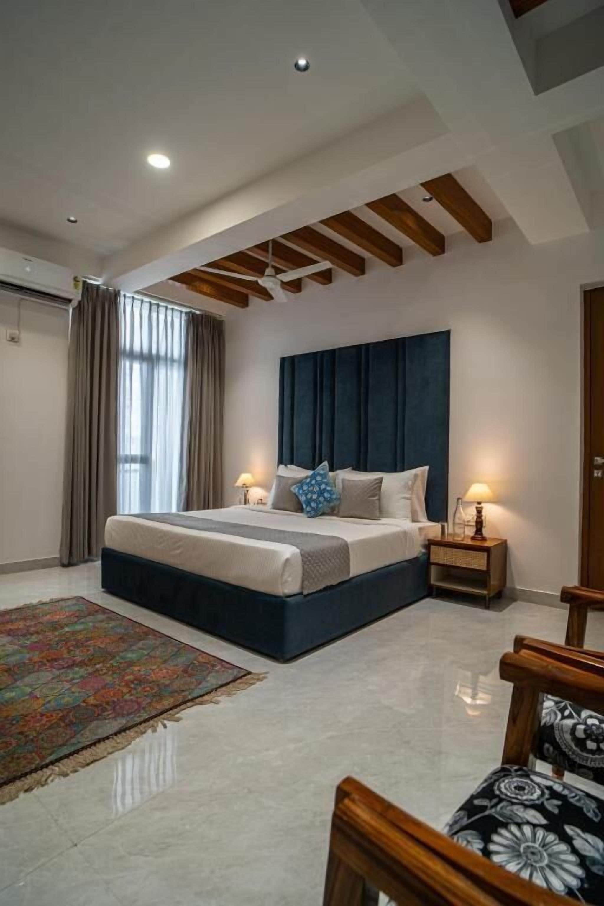 Deluxe Apartment | Iron/ironing board, free WiFi