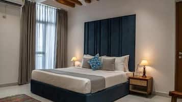 Deluxe Apartment | Iron/ironing board, free WiFi