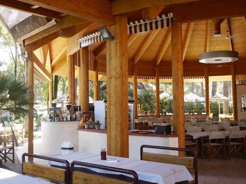 Cozy 2 bedroom Cabin sleeps 5 in Lido di Spina, Italy-Perfect Family Retreat