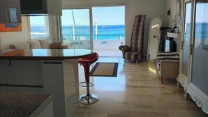 Interior - Seabreeze. (Saronida)