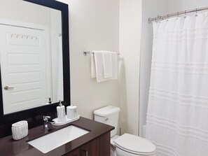 Towels, soap, toilet paper - New Modern Luxury 1BR! (Brookhaven)