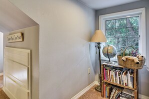 Interior - Close to Intel/Nike: Large Family Home w/ Hot Tub (Aloha)